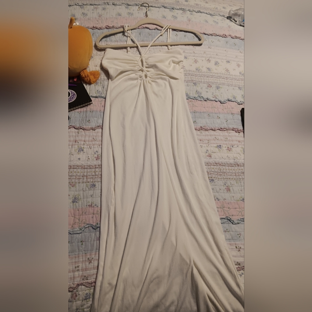 Elegant White Maxi Dress